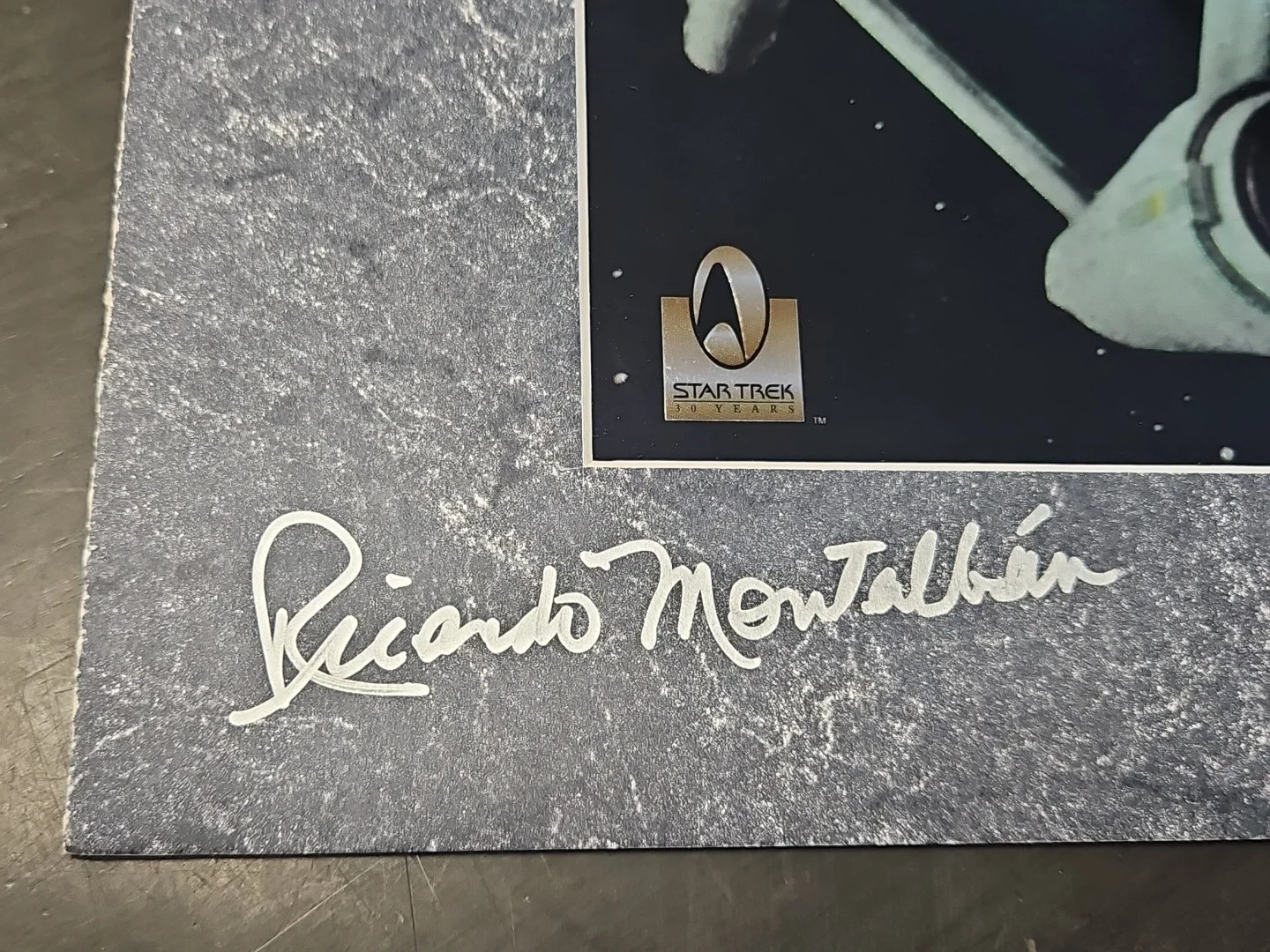 Leonard Nimoy William Schatner — LE /4500 Star Trek U.S.S. Enterprise Cast SIGNED 8x10 Photo & 11x14 Mat JSA LOA, изображение 3