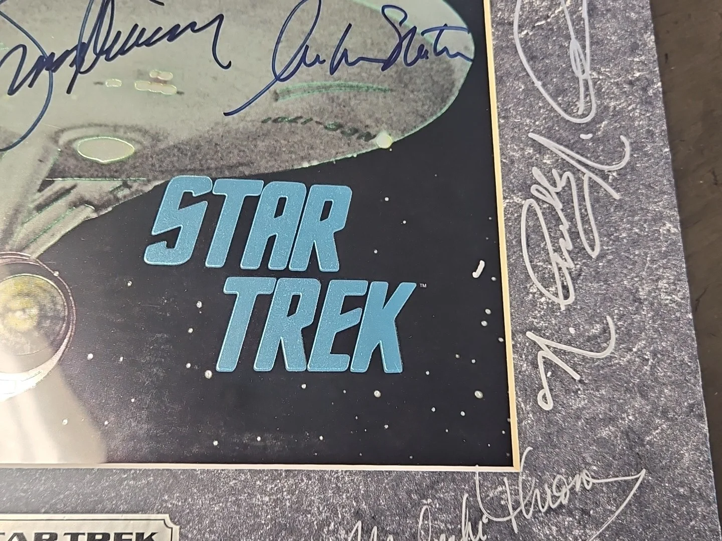 Leonard Nimoy William Schatner — LE /4500 Star Trek U.S.S. Enterprise Cast SIGNED 8x10 Photo & 11x14 Mat JSA LOA, изображение 5
