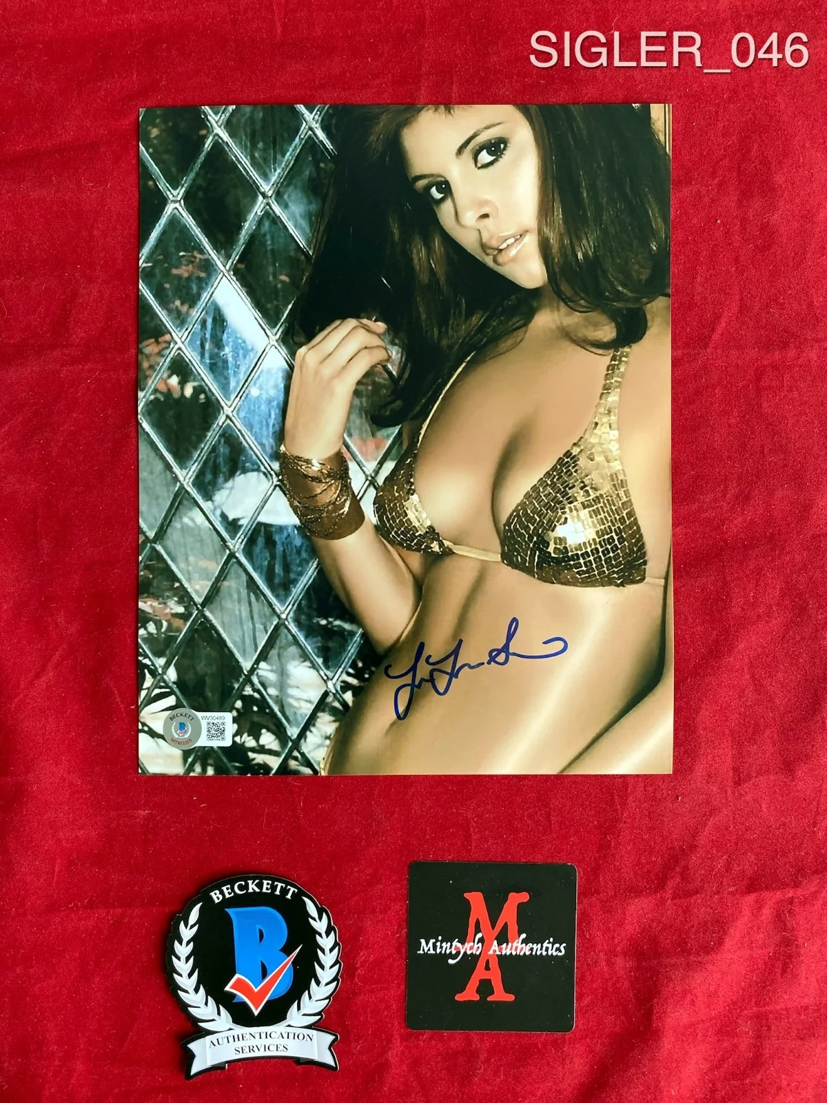 Jamie-Lynn Sigler — Jamie-Lynn Sigler The Sopranos autographed signed 8x10 photo Meadow Beckett COA
