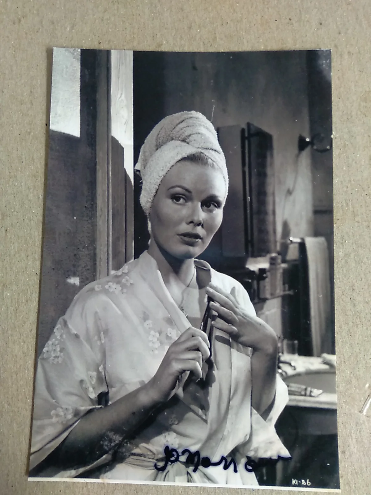 Beverly Jo Morrow American Actress Autographed 6x4 Photo Signed, изображение 2