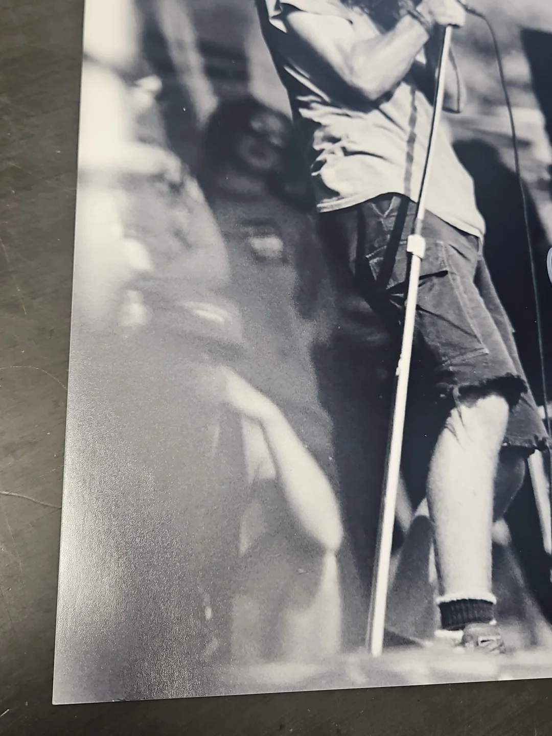 Eddie Vedder Signed 11x14 Live Action Concert Photo Pearl Jam JSA LOA, изображение 2