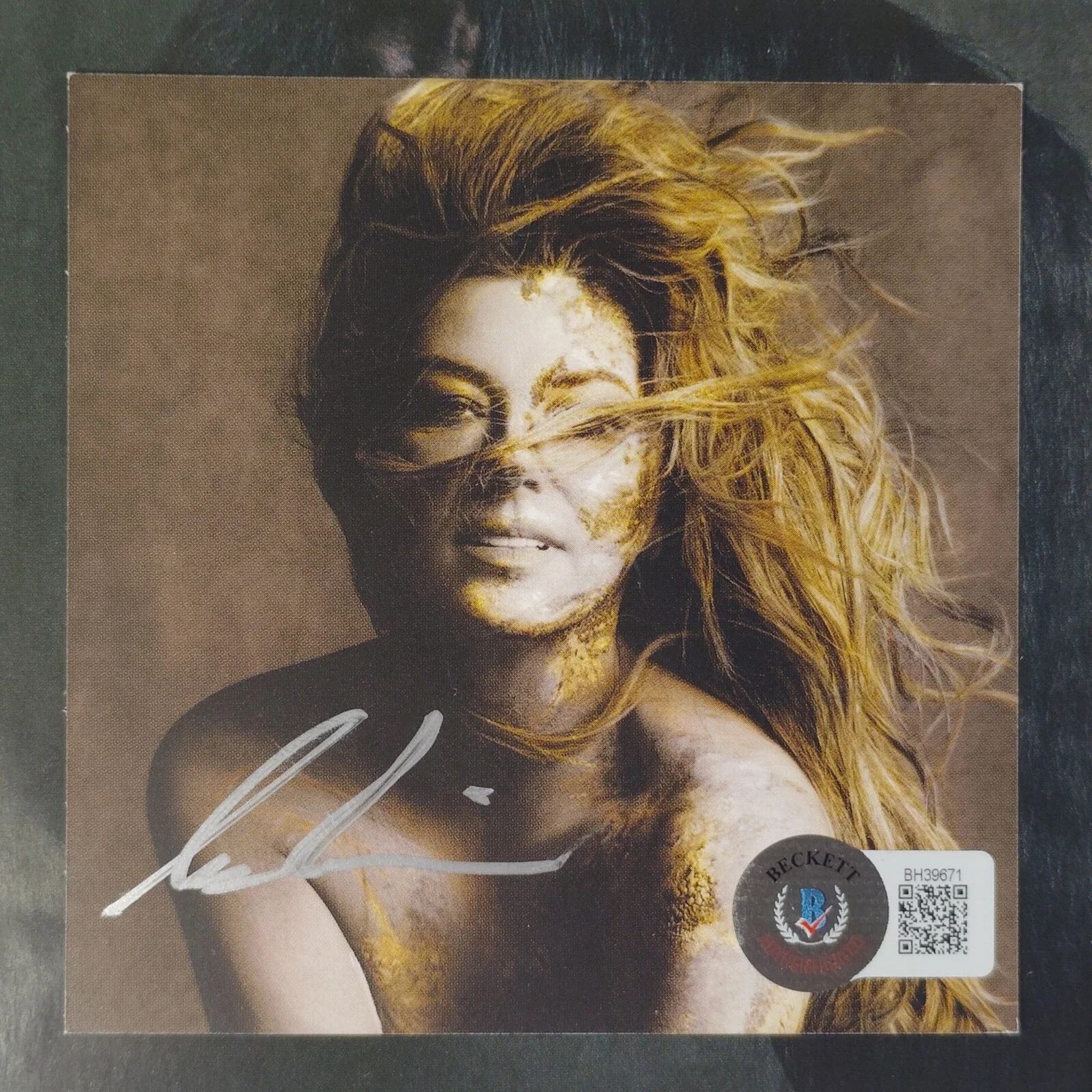 Shania Twain — Shania Twain Signed Queen of Me CD Framed Display Beckett BAS COA Country Music, изображение 3