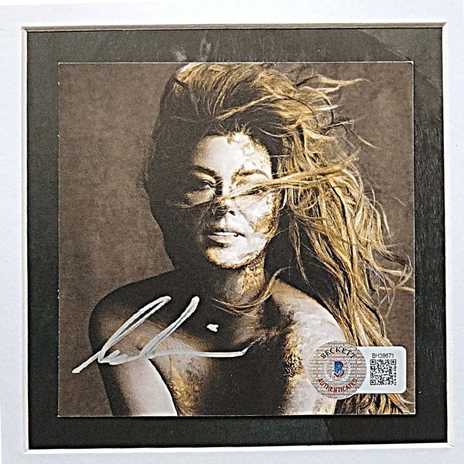 Shania Twain — Shania Twain Signed Queen of Me CD Framed Display Beckett BAS COA Country Music, изображение 5