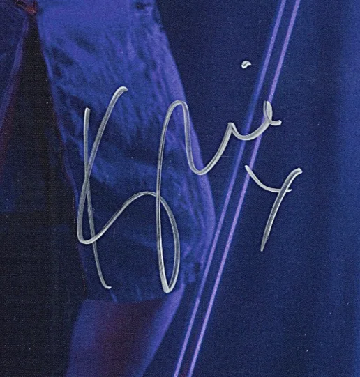Kylie Minogue — Kylie Minogue Authentic Signed Disco 8.25" x 11.75" Photo Beckett Pop Musician, изображение 3