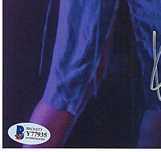 Kylie Minogue — Kylie Minogue Authentic Signed Disco 8.25" x 11.75" Photo Beckett Pop Musician, изображение 4
