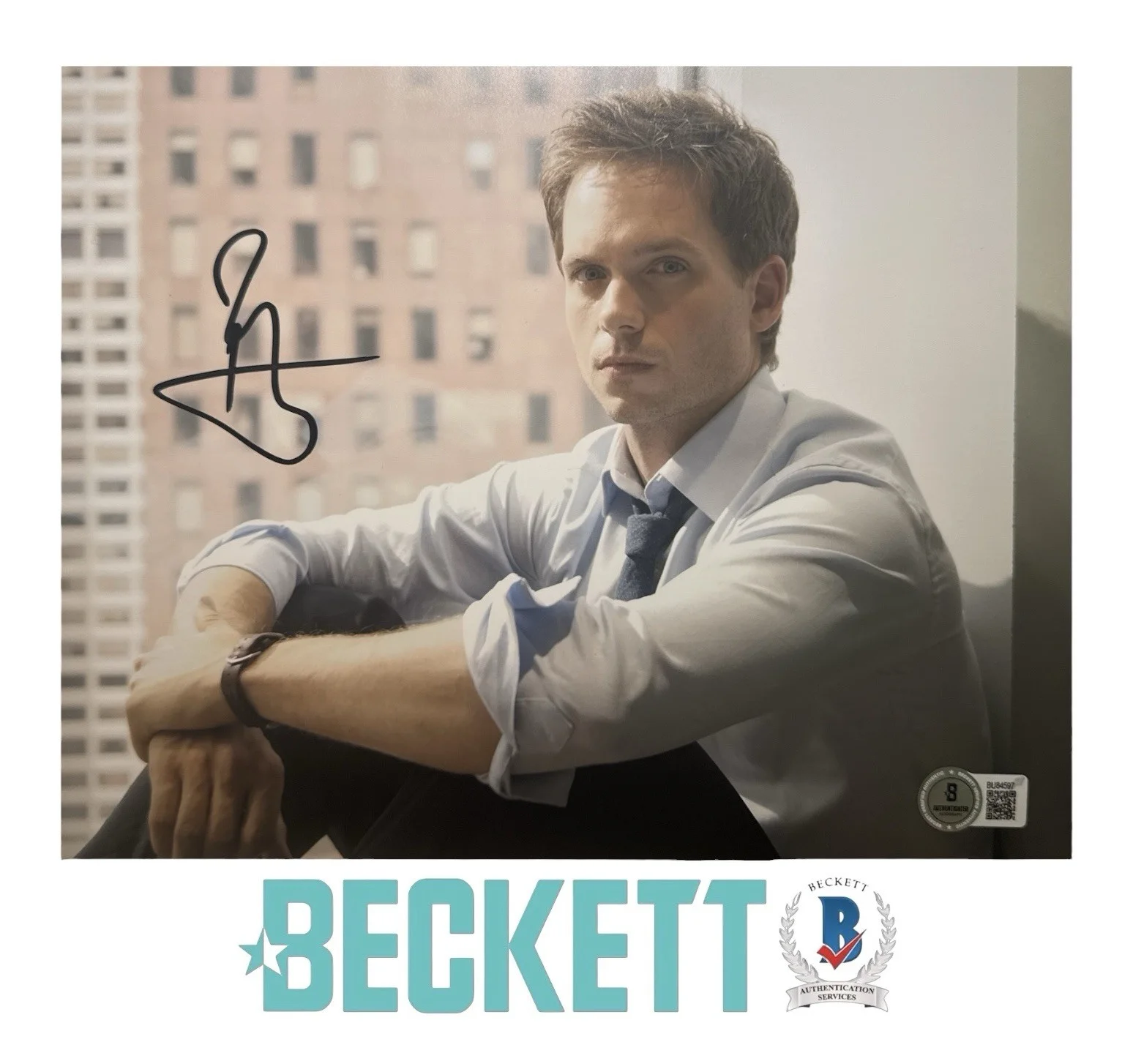 Patrick J. Adams — Patrick J. Adams Autograph Signed 8x10 Suits Michael Ross Photo Beckett COA