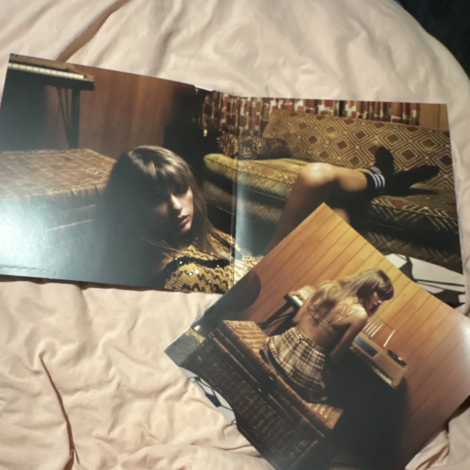 Midnights Signed Blue Edition Vinyl Record Original Rock/Pop Republic Records, image 2