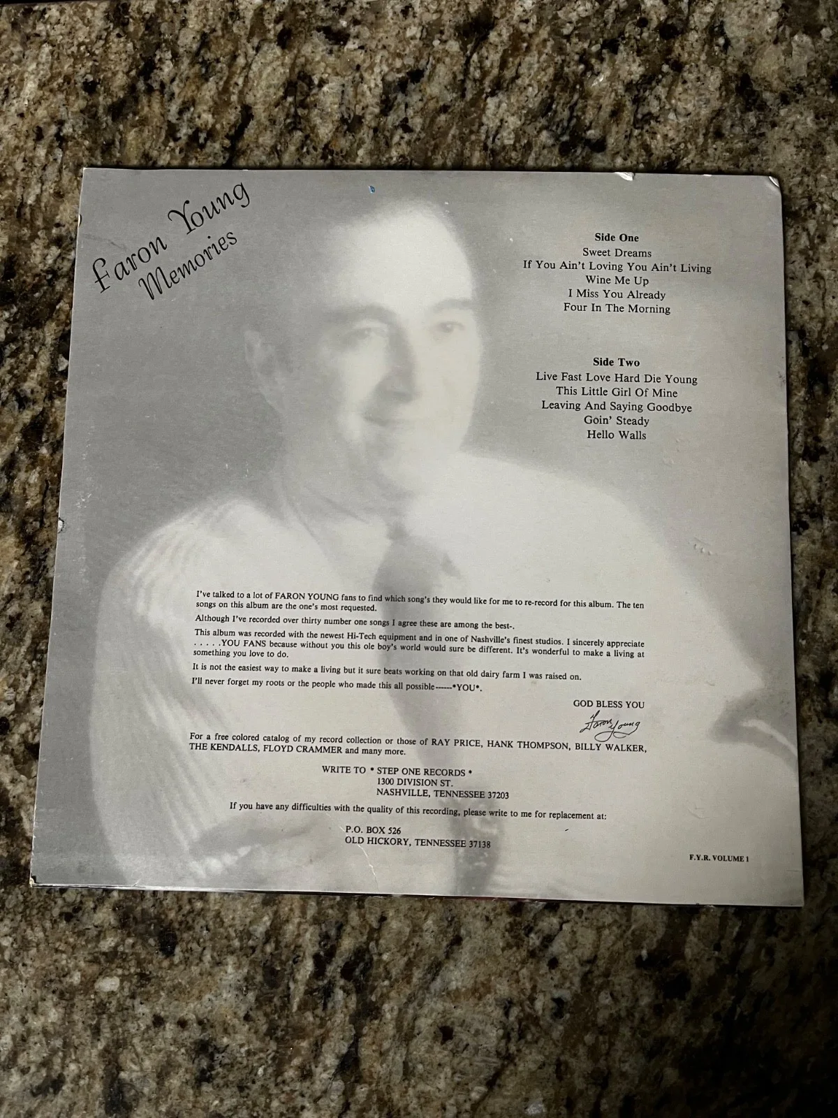 FARON YOUNG Autograph Signed 1970's Vinyl Record Jacket Country, image 3