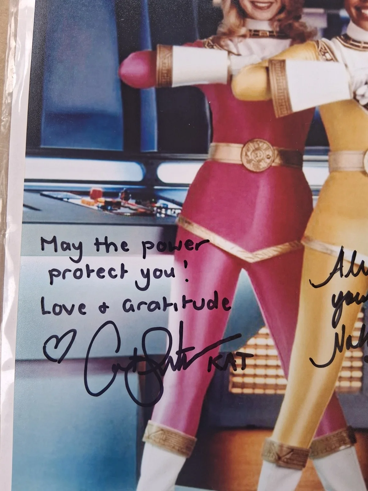 Mighty Morphin Power Rangers Signed 8x10 Photo Pink Ranger Yellow Ranger, image 3