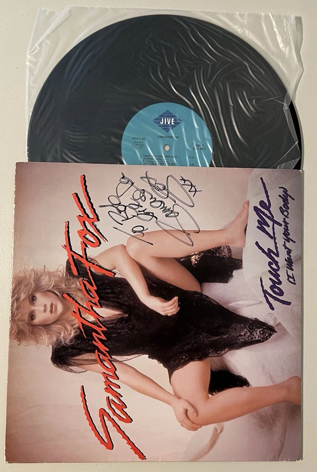 Samantha Fox Signed 1986 “Touch Me” Album Autographed Record, image 2