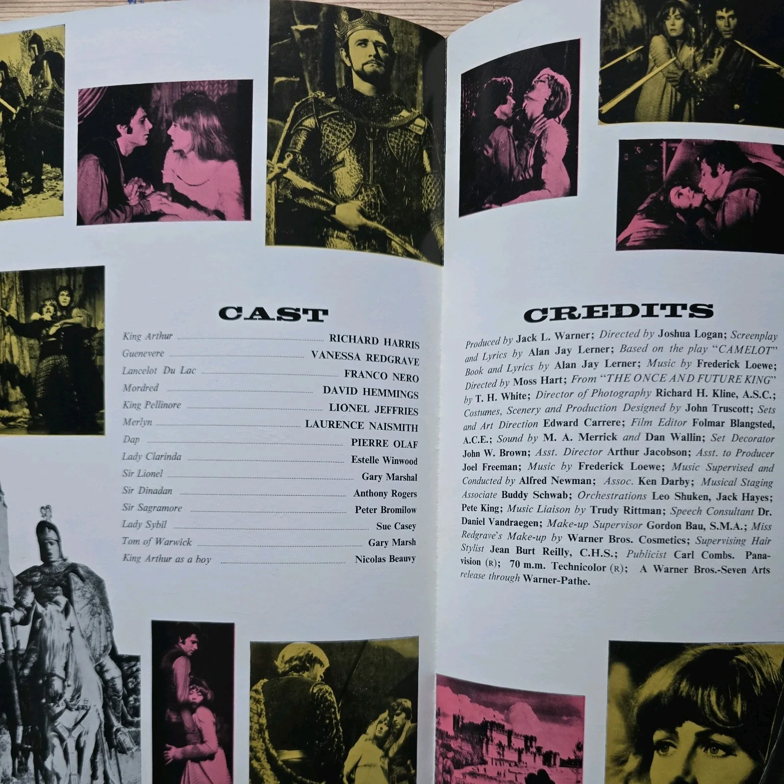 CAMELOT press book 1967 gold Richard Harris Vanessa Redgrave Franco Nero kit, изображение 2