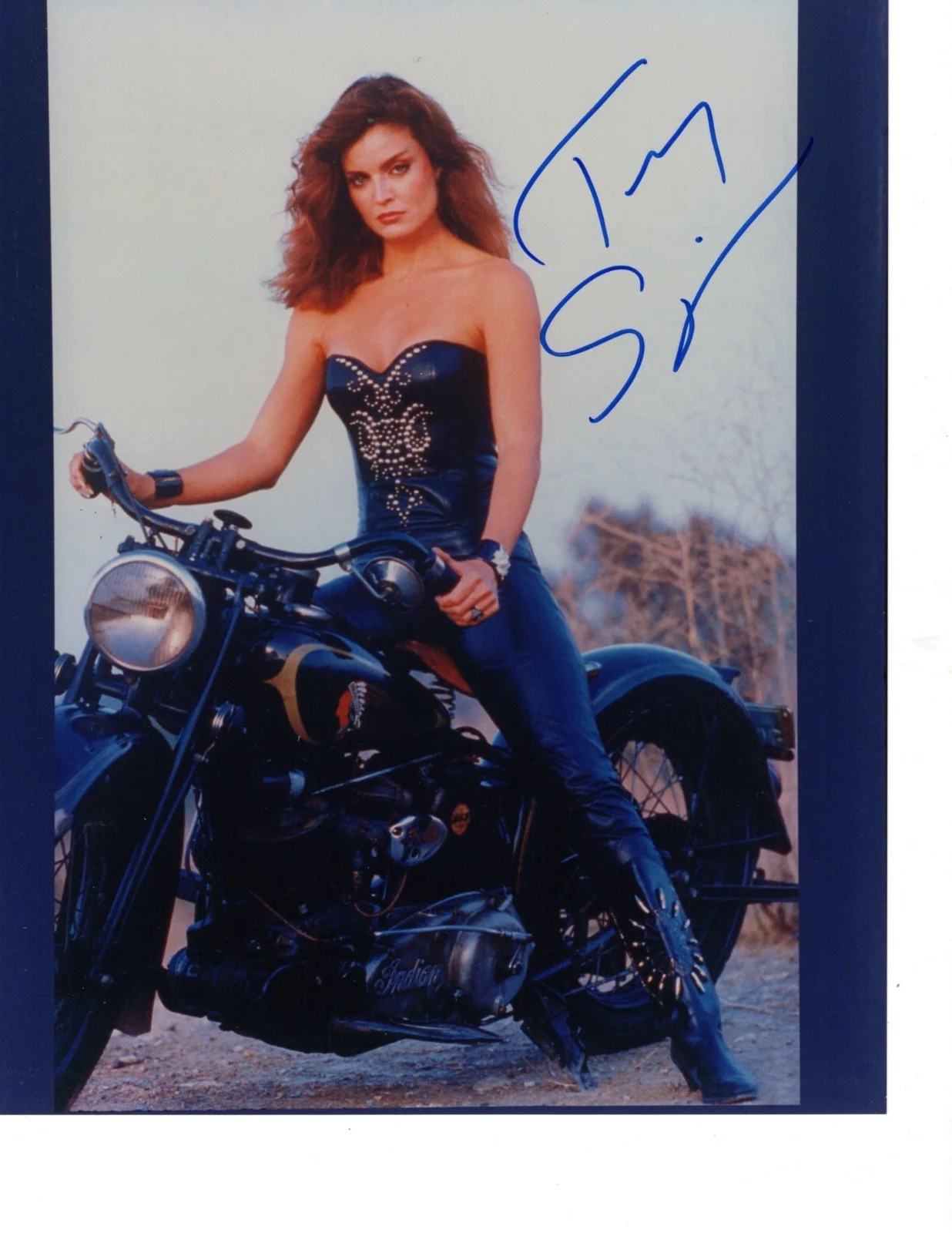 Tracy Scoggins — Tracy Scoggins Autographed Photo Color 8x10 COA Motorcycle Highlander Babylon 5