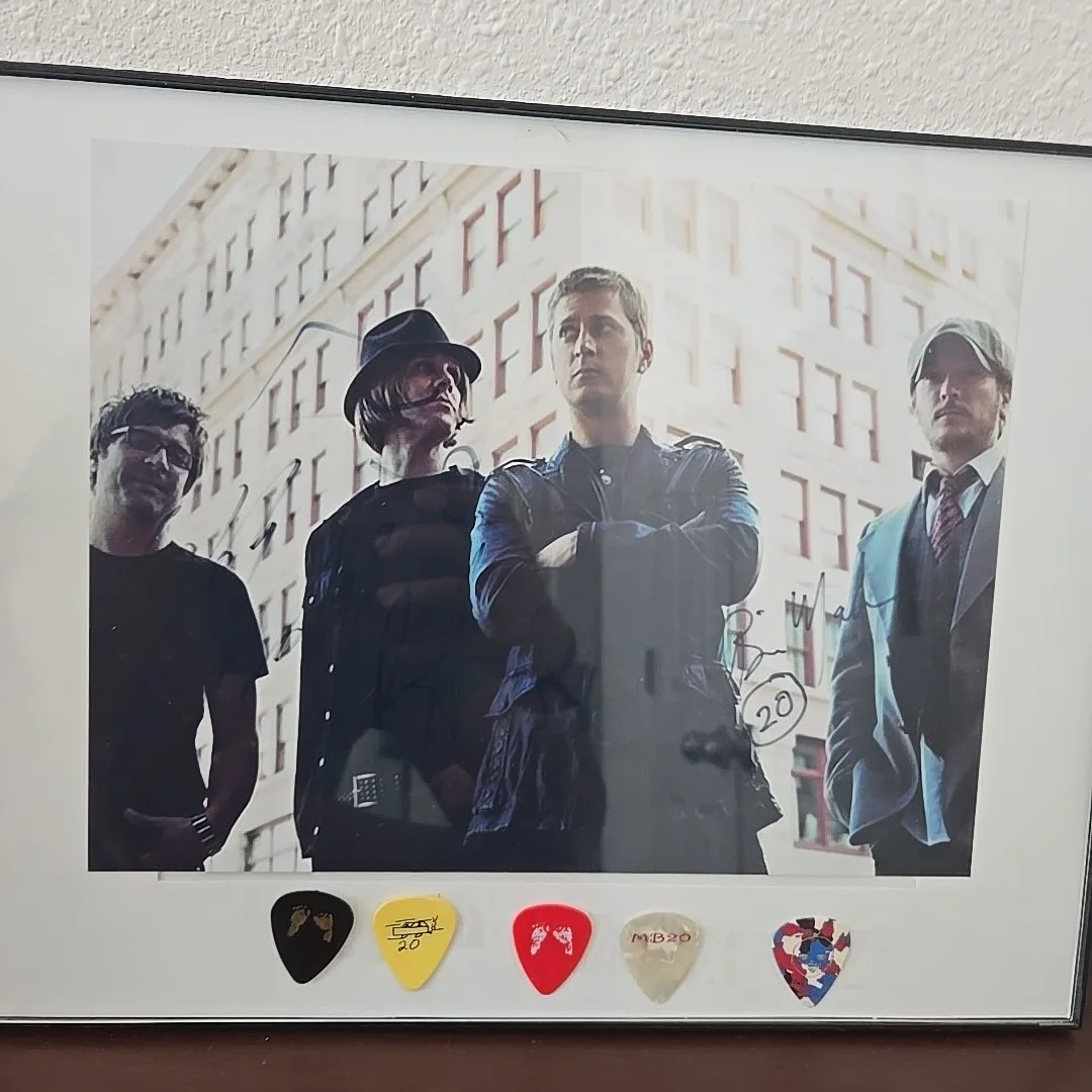 Matchbox 20 Signed Autographed Photo 11x9 Classic Lineup With Guitar Picks, изображение 5