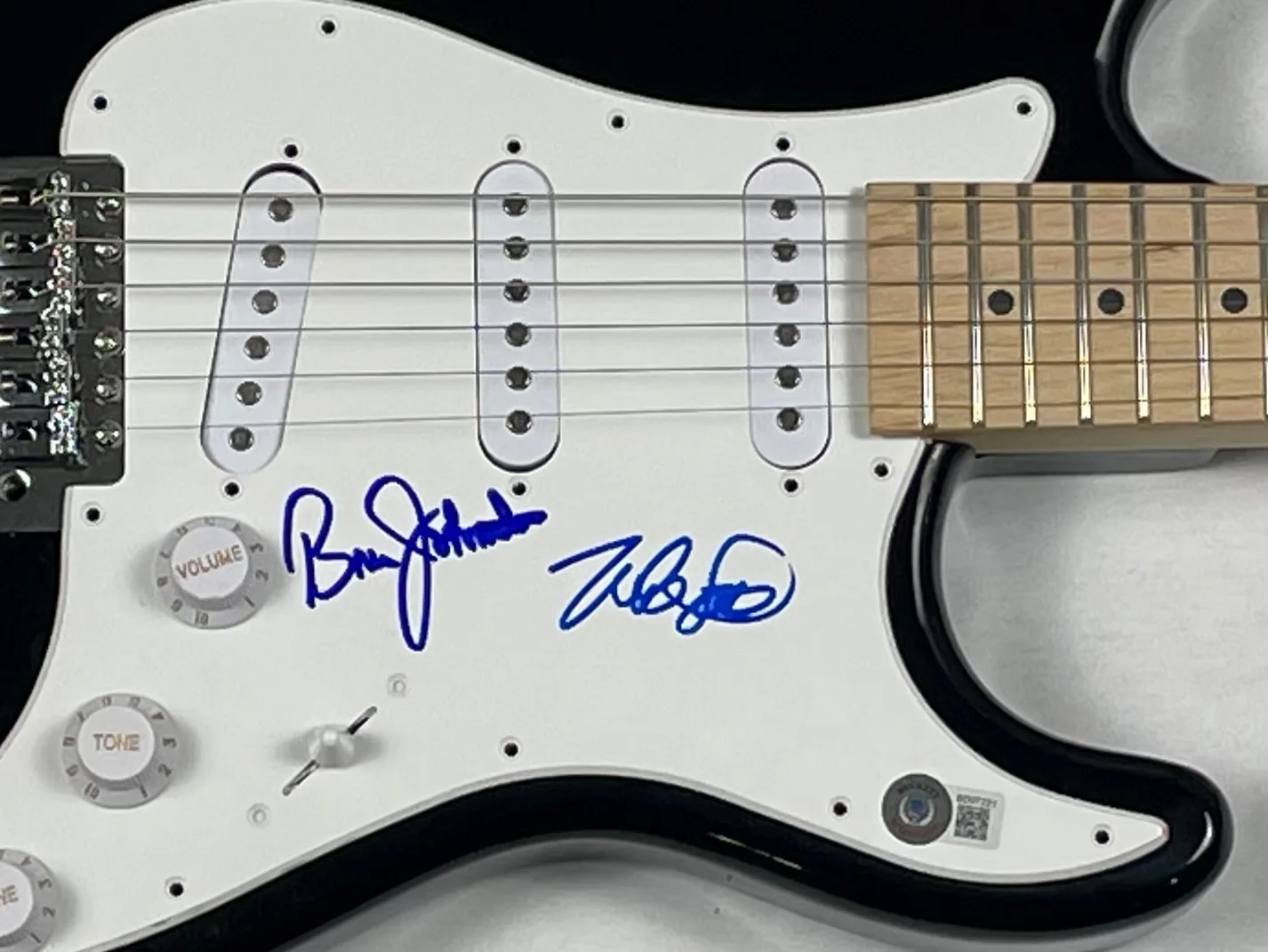 The Beach Boys Signed Autograph Electric Guitar Mike Love Bruce Johnston Beckett, image 4