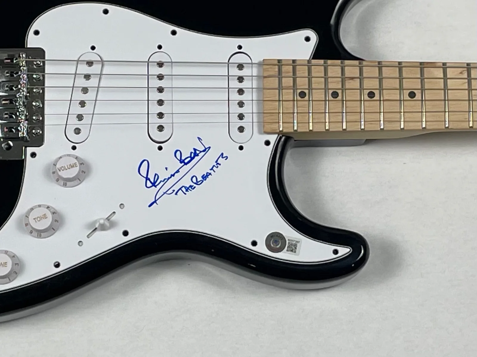 Pete Best The Beatles Signed Autograph Electric Guitar Band Drummer Beckett COA, image 4