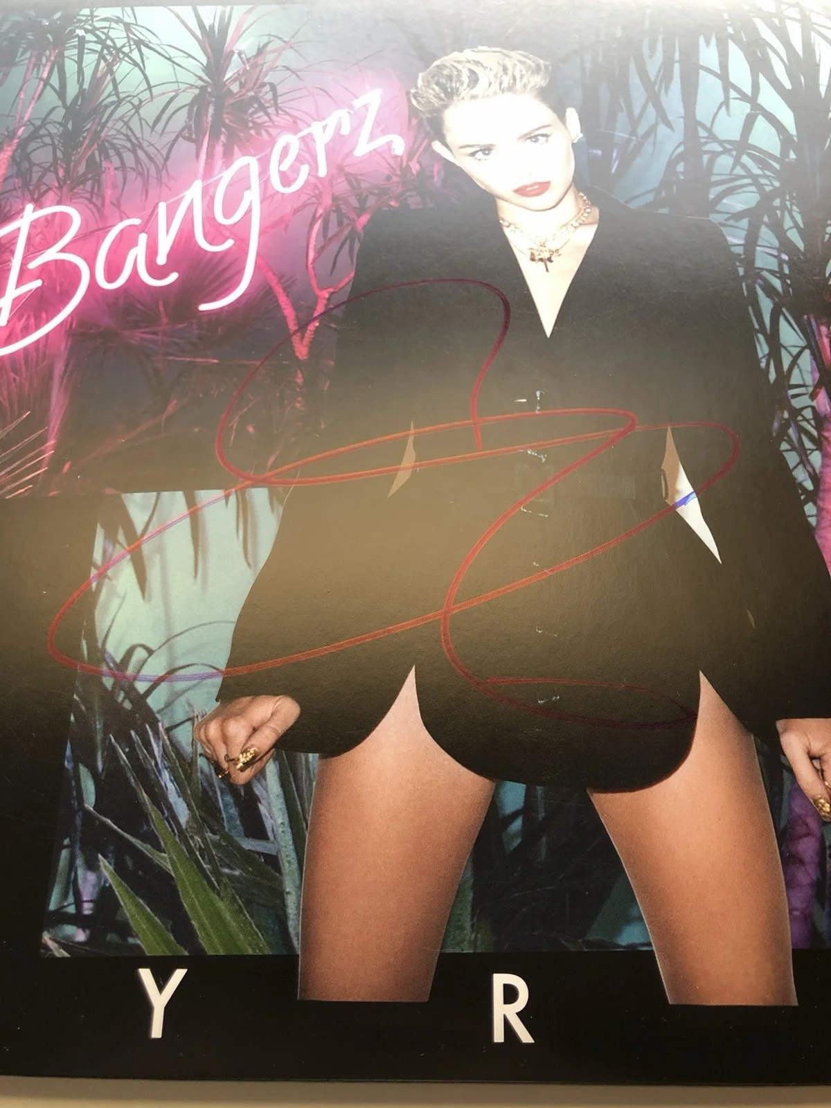 Miley Cyrus Signed Autographed Bangerz LP Vinyl Hannah Montana Beckett COA, image 2