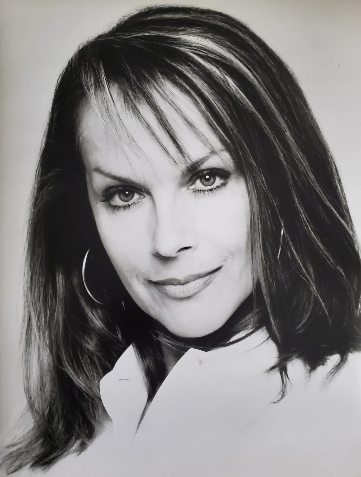 MARY TAMM - THREE VINTAGE ORIGINAL 1990s PHOTOS - DR WHO - ROMANA - BROOKSIDE, image 4