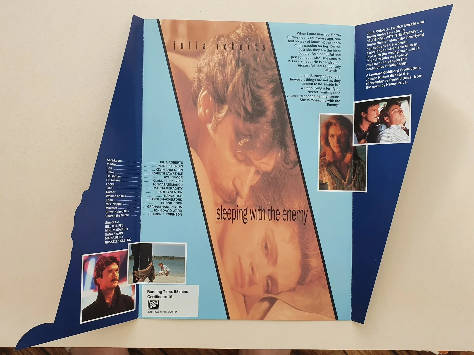 SLEEPING WITH THE ENEMY - 2 VINTAGE FOLDOUT SYNOPSIS BOOKLETS - JULIA ROBERTS, image 2