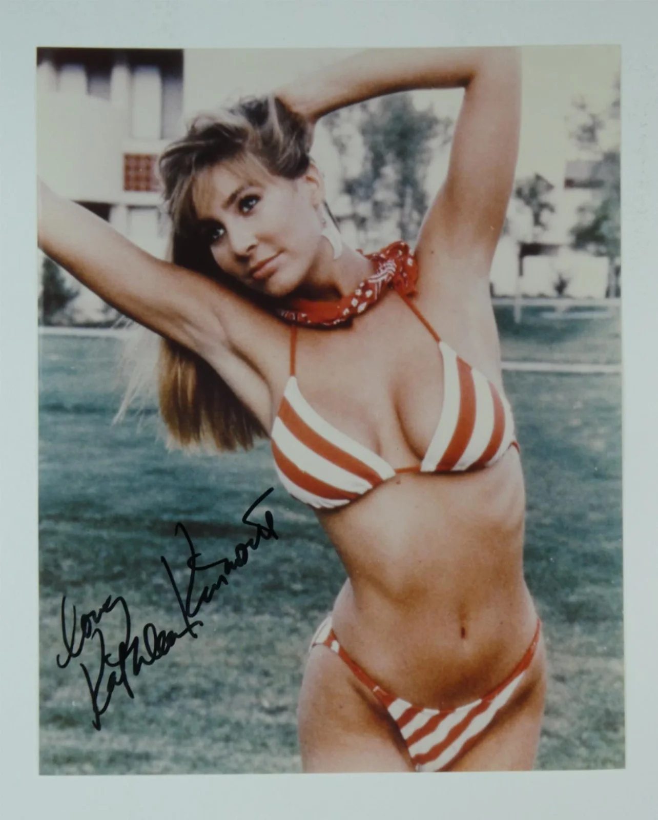 Kathleen Kinmont — Kathleen Kinmont Signed 8x10 Photo Halloween 4: The Return of Michael Myers
