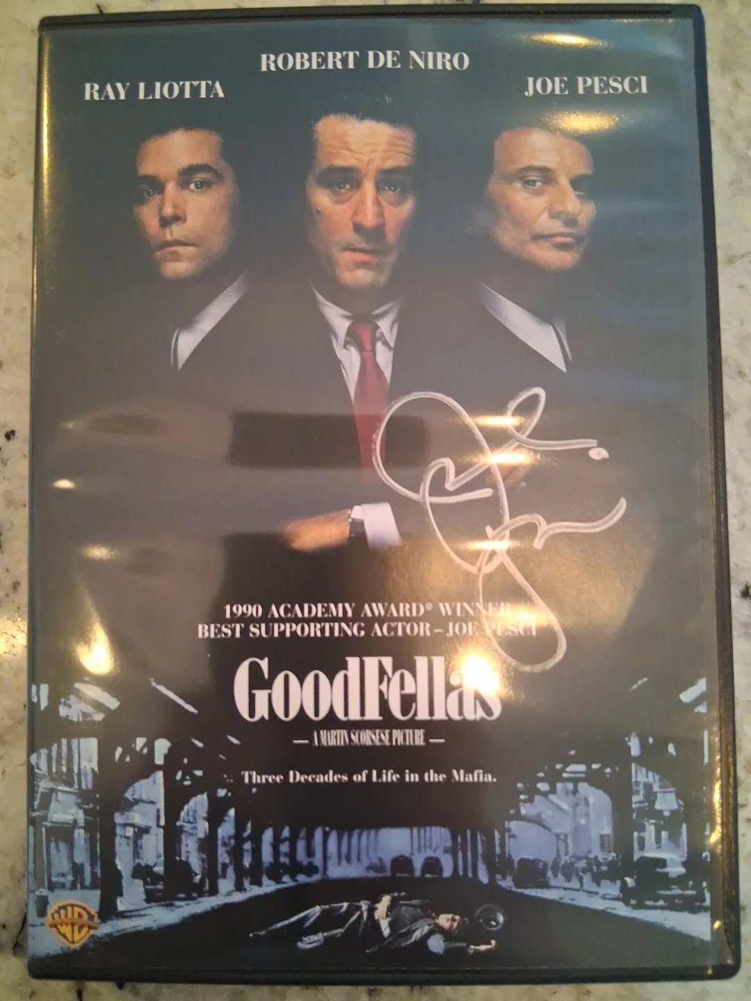 Joe Pesci last signing w/exact proof 1 of 1 — Joe Pesci Signed & Verified W/Exact Proof 1 Of 1, изображение 2