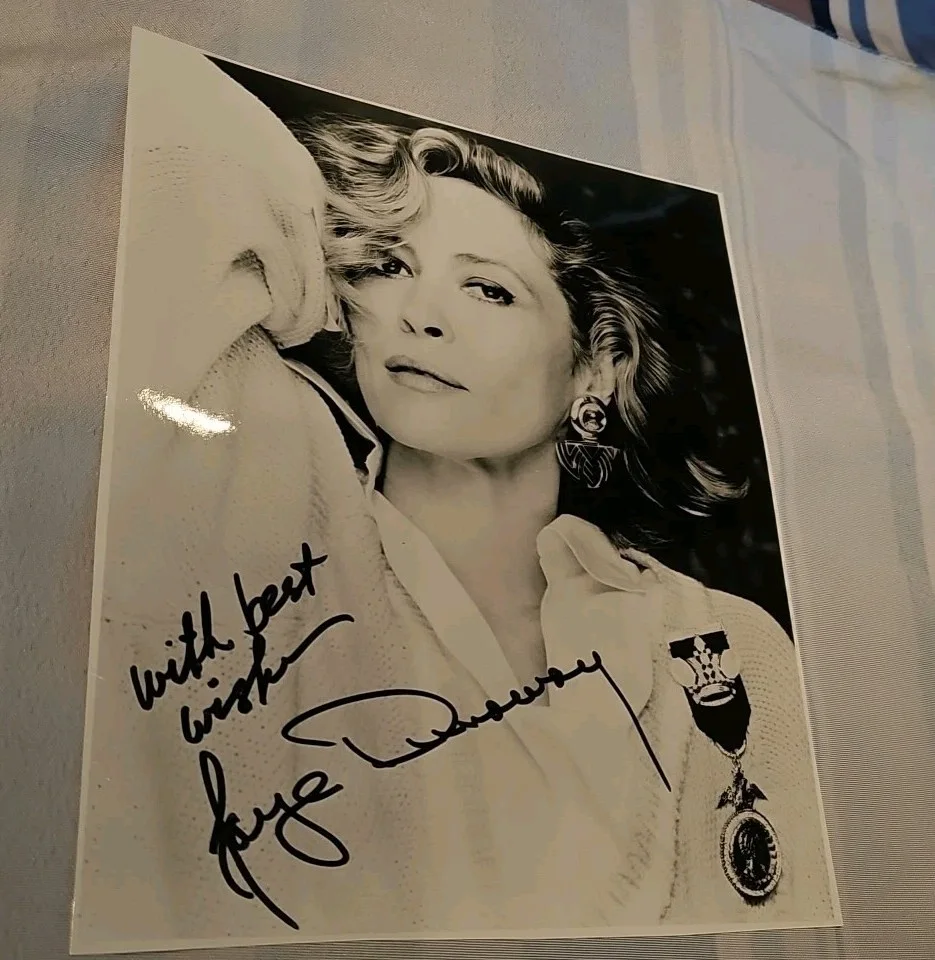 Faye Dunaway Autographed 8x10 Stunning Photo Auction House Free shipping, изображение 3
