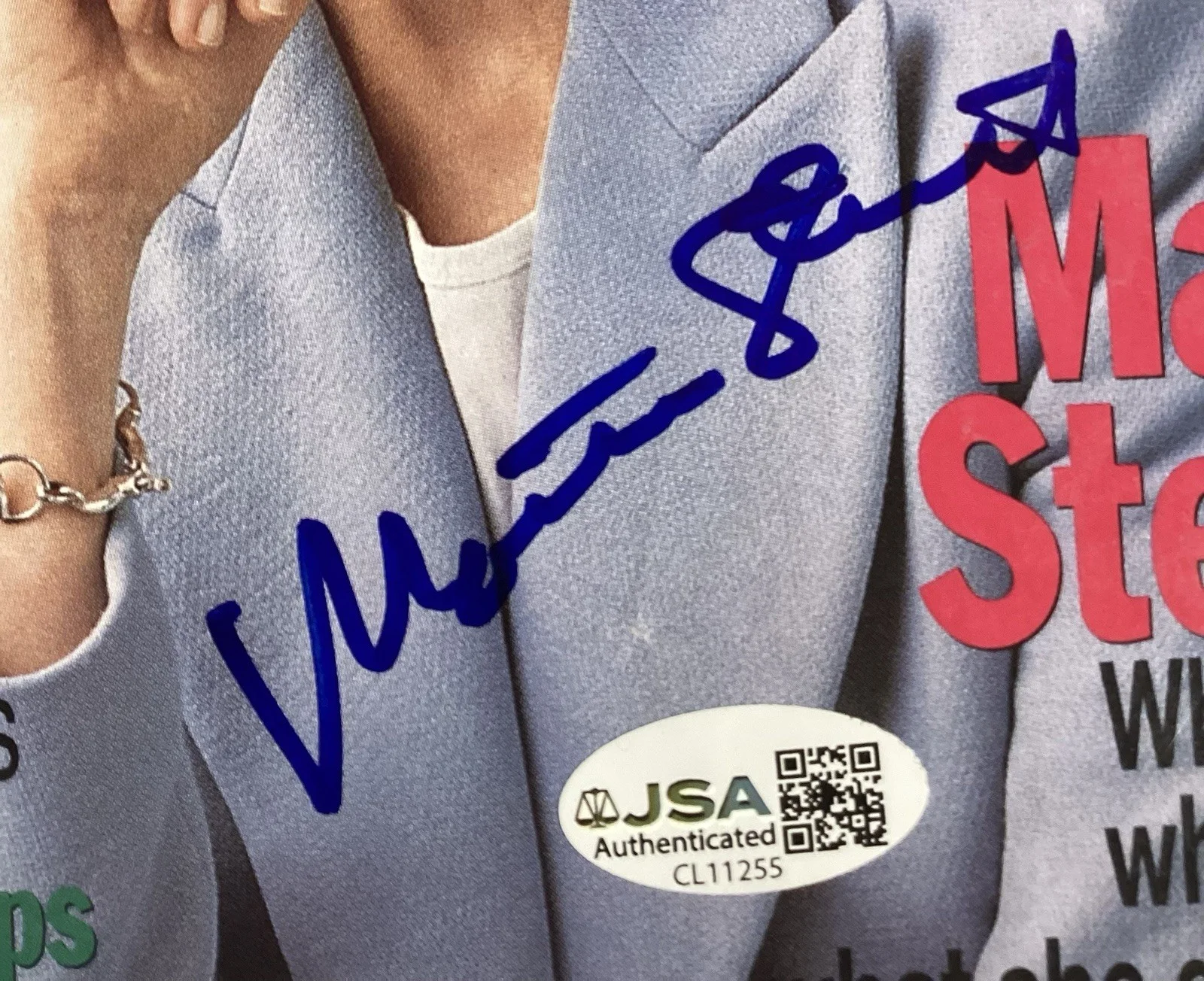 Martha Stewart — Martha Stewart Signed Magazine Page 8x8 Martha Stewart Living Celebrity JSA, image 2