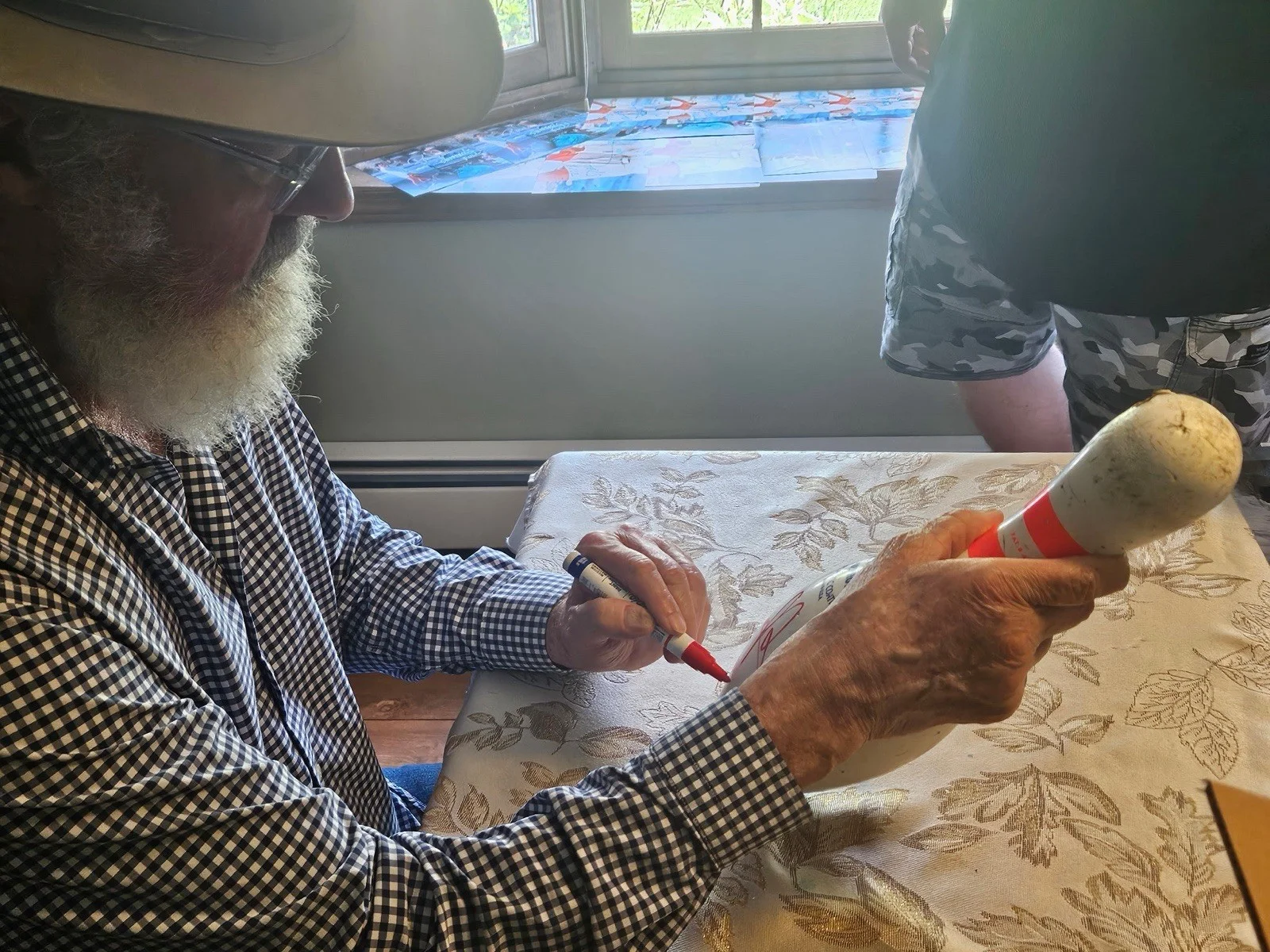 Randy Quaid — Randy Quaid “King Pin” Signed Bowling Pin JSA Certified, image 4