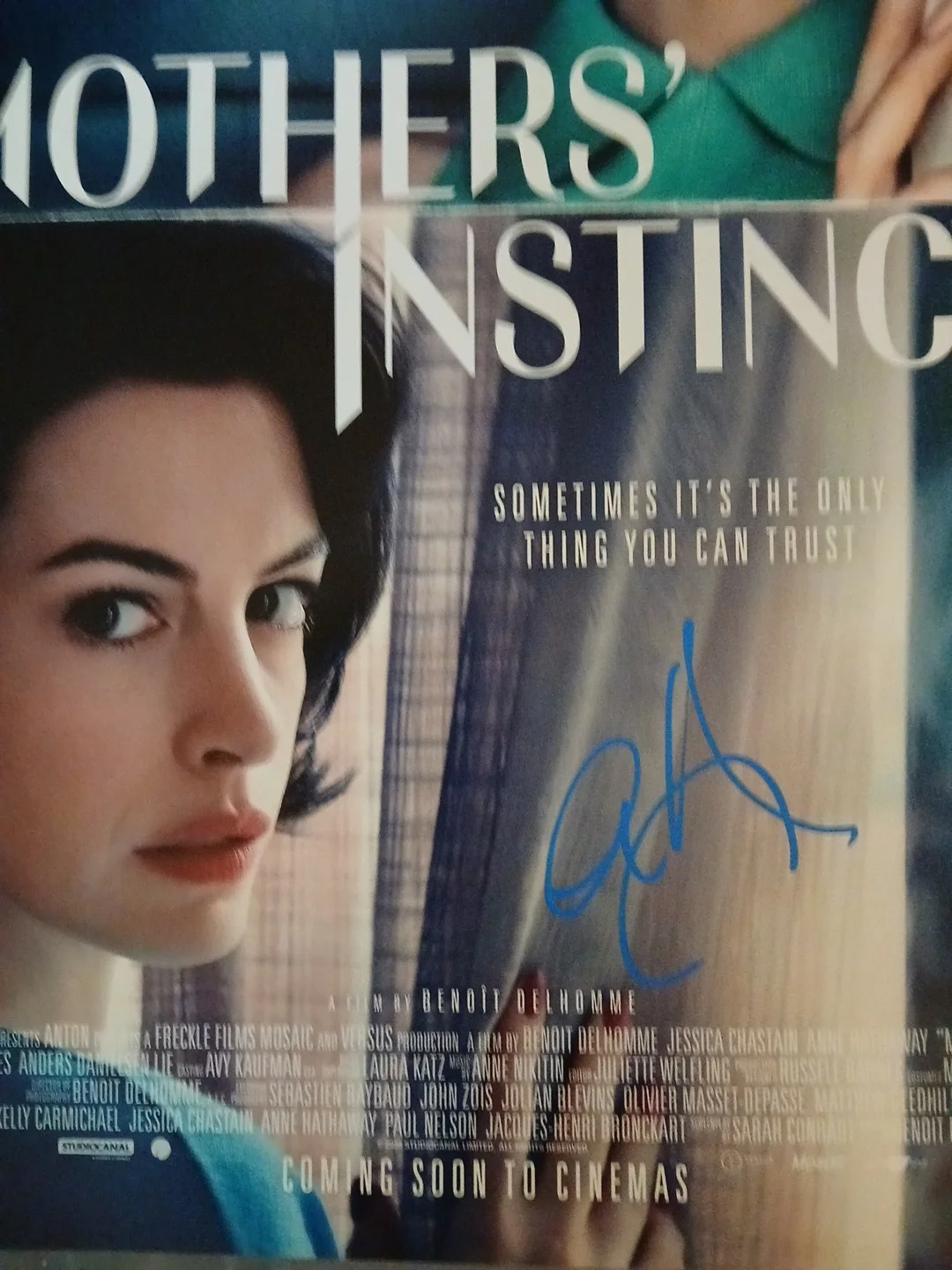 anne hathaway — ANNE HATHAWAY 🔥 Hand Signed MOTHERS INSTINCT 11X17 Photo 📸, image 4
