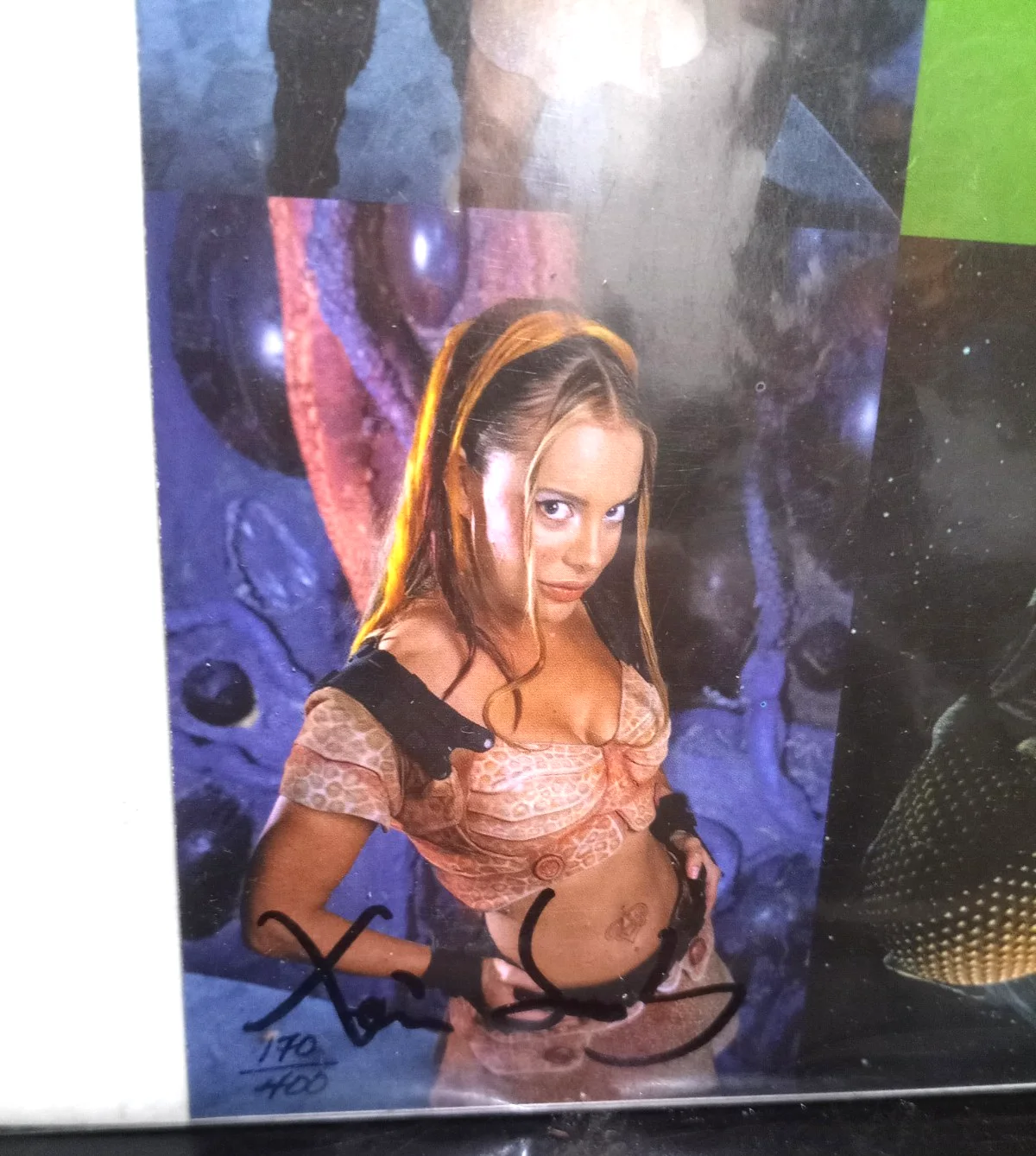 horror actor — Xenia Seeberg (Lexx) Autographed 6-card uncut sheet + Lot of 4 TV ZONE #119, 124, изображение 2