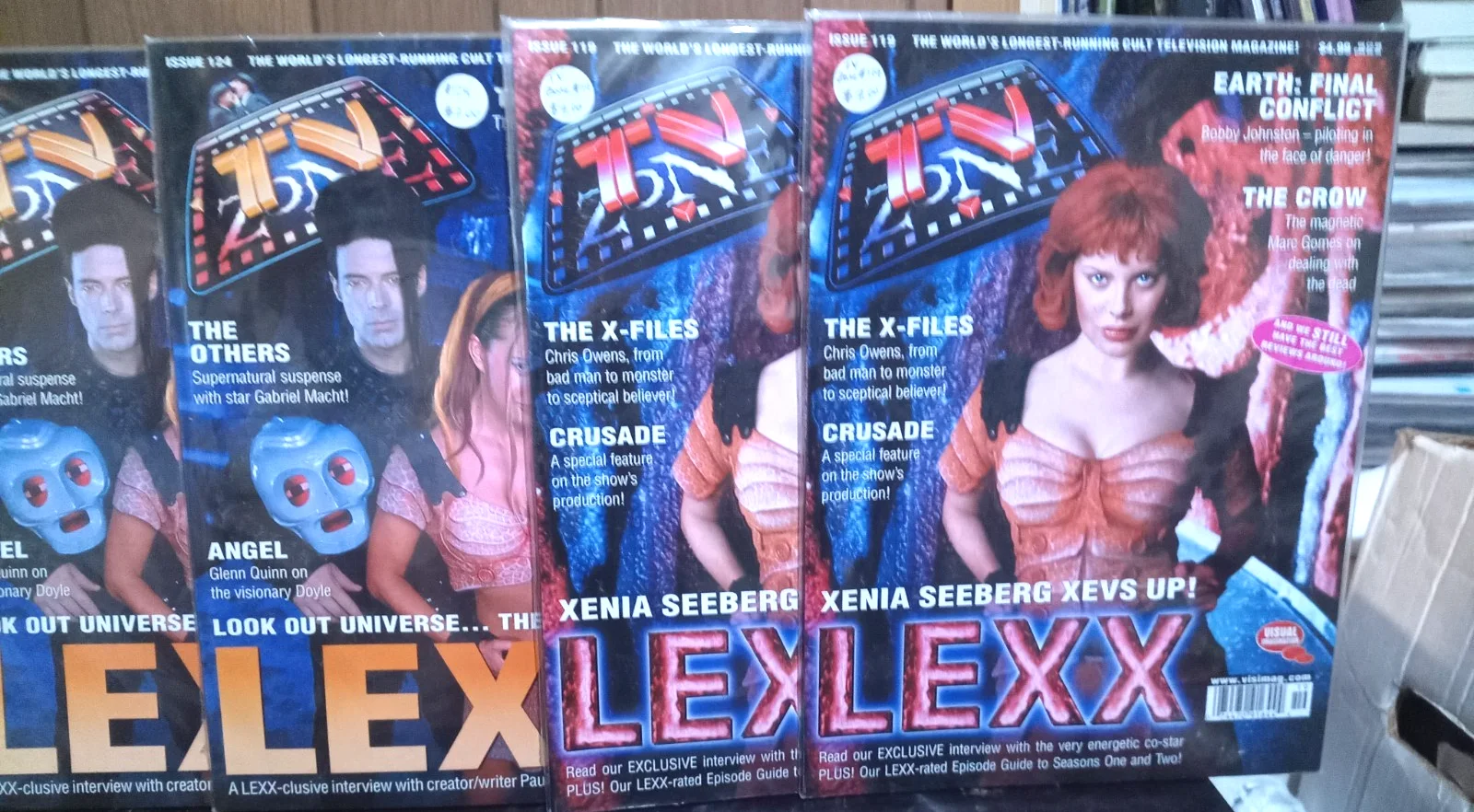 horror actor — Xenia Seeberg (Lexx) Autographed 6-card uncut sheet + Lot of 4 TV ZONE #119, 124, изображение 4