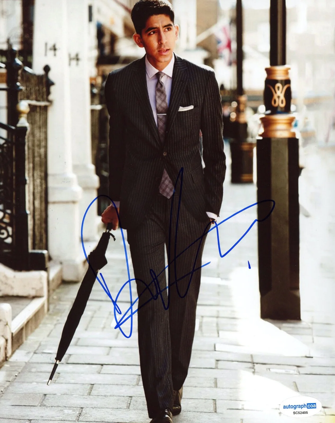 DEV PATEL — Dev Patel signed Autographed 8x10 Photo EXACT PROOF Lion Monkey Man ACOA COA, image 4