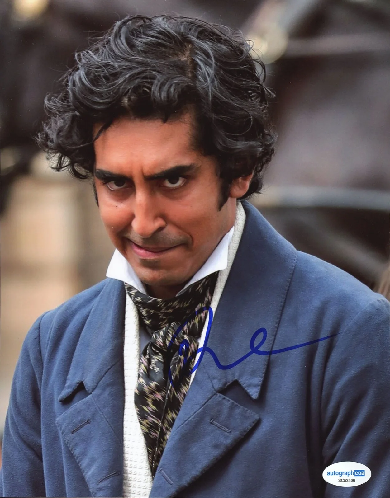 DEV PATEL — Dev Patel signed 8x10 Photo "PERSONAL HISTORY DAVID" EXACT PROOF Monkey Man ACOA, image 4