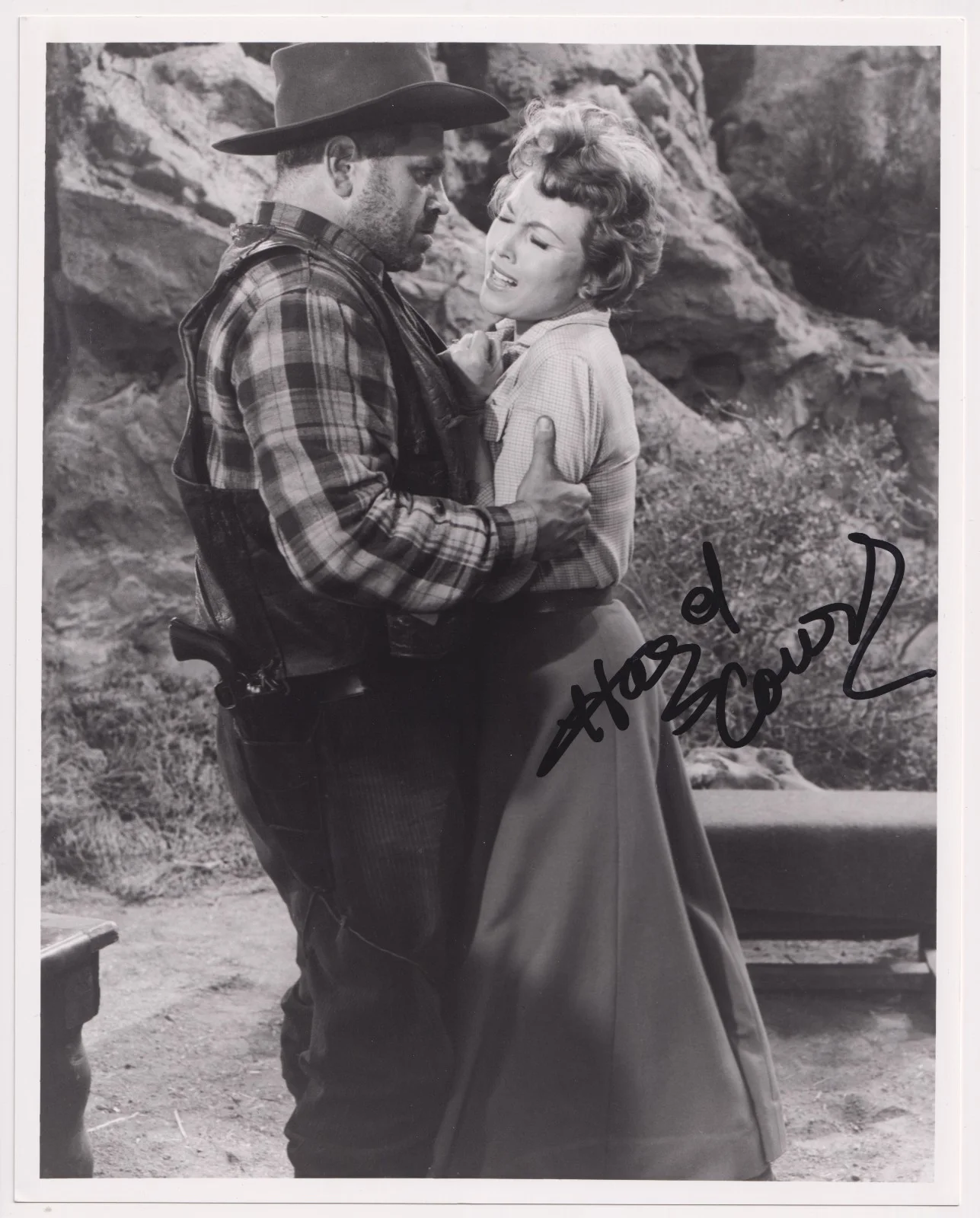 Hazel Court Signed 10x8 Photo Film Scene Still Classic British Actress Autograph, изображение 2