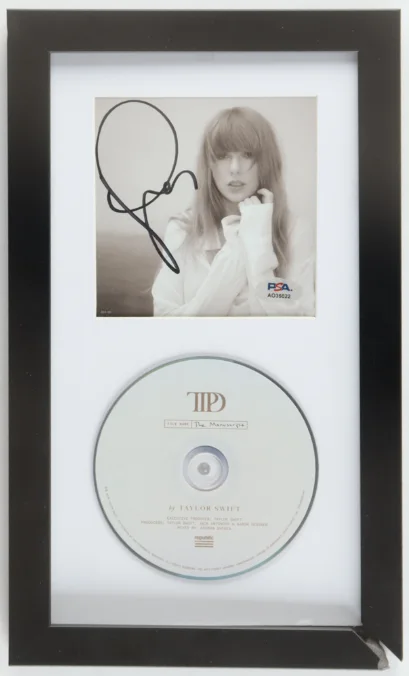 Taylor Swift Signed Custom Framed "The Tortured Poets Department" CD Album Inser, изображение 2