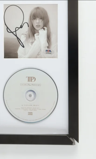 Taylor Swift Signed Custom Framed "The Tortured Poets Department" CD Album Inser, изображение 4