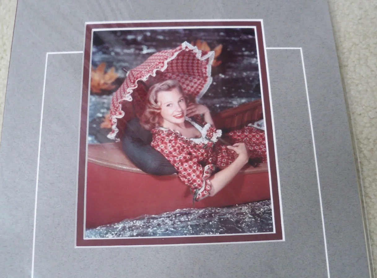 June Allyson — June Allyson signed card with photo matted ready to frame COA, image 2