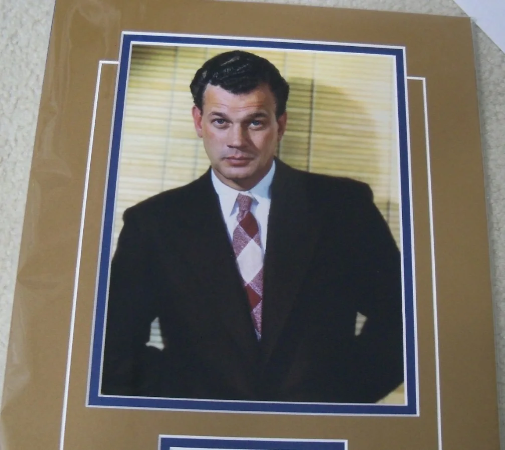 Joseph Cotton — Joseph Cotton signed card with photo matted ready to frame COA, image 3