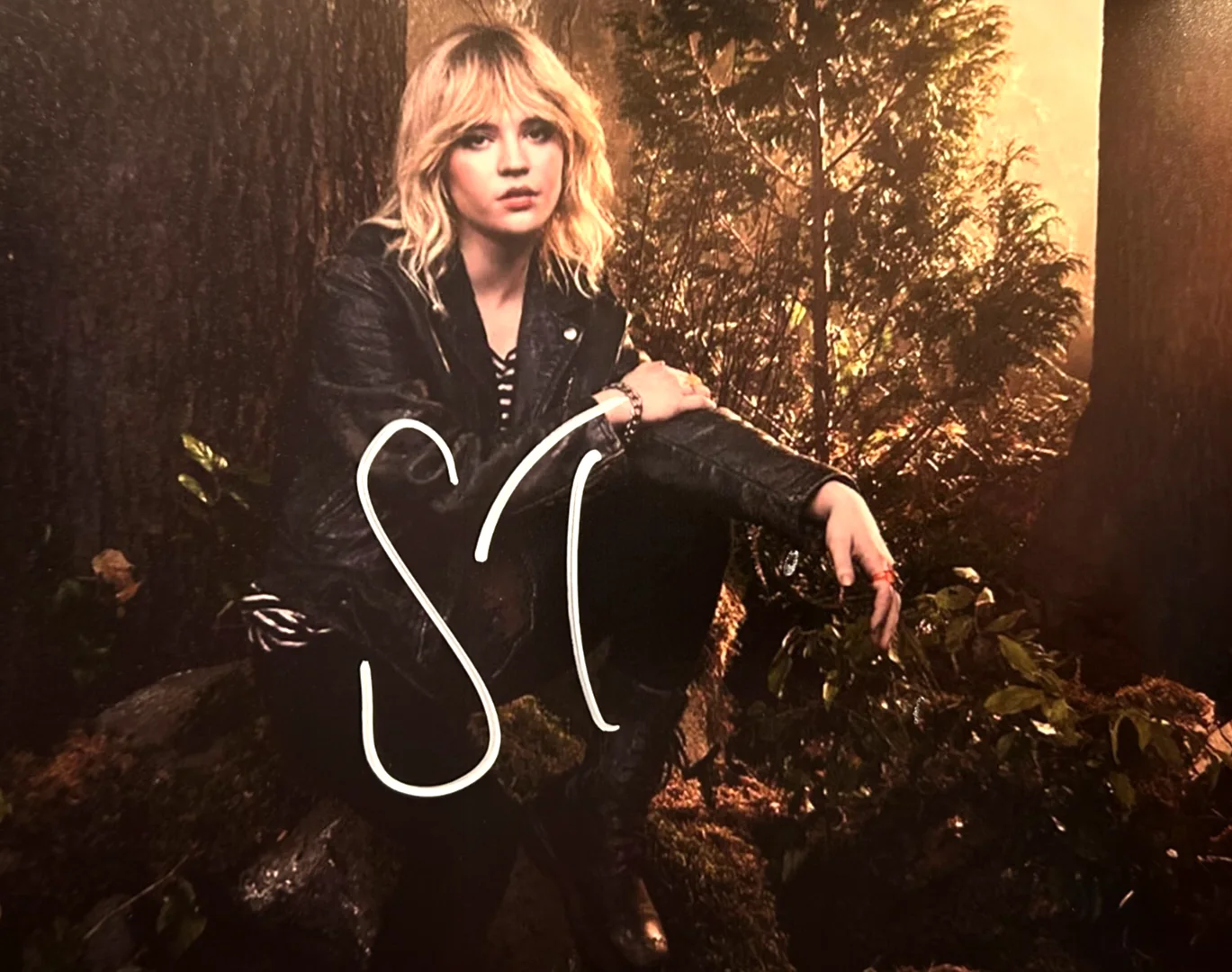Sophie Thatcher — Sophie Thatcher Signed 8x10" YELLOWJACKETS Authentic Original Autograph w/COA, image 3