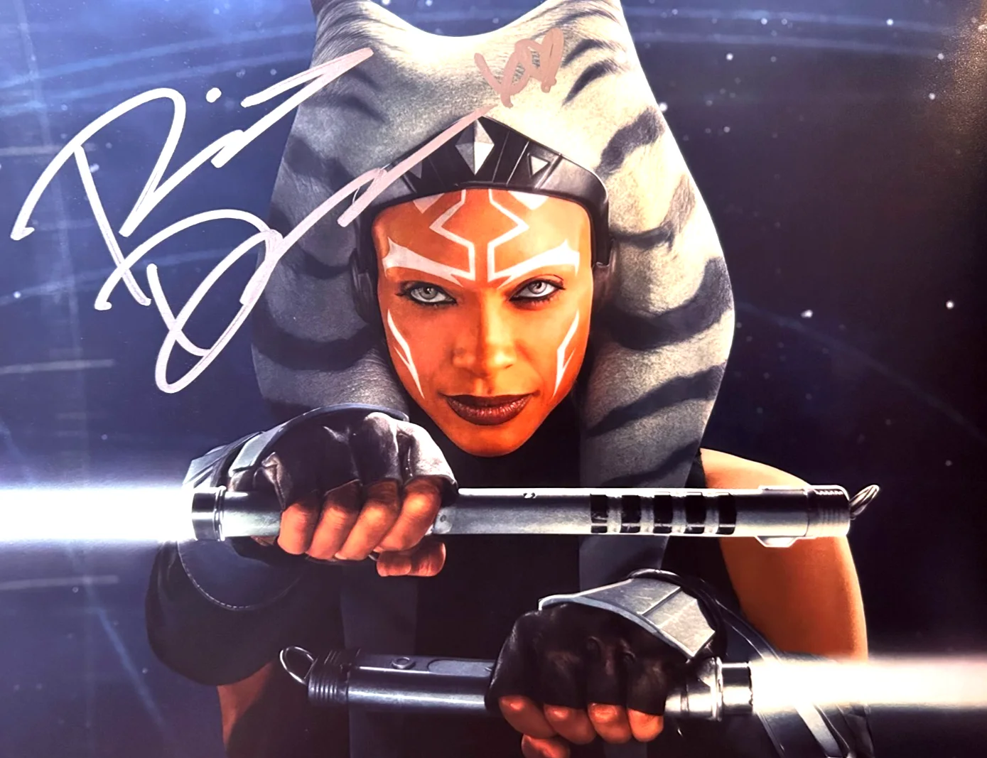 Rosario Dawson — Rosario Dawson Signed STAR WARS: AHSOKA Original 8x10" Authentic Autograph w/COA, изображение 3