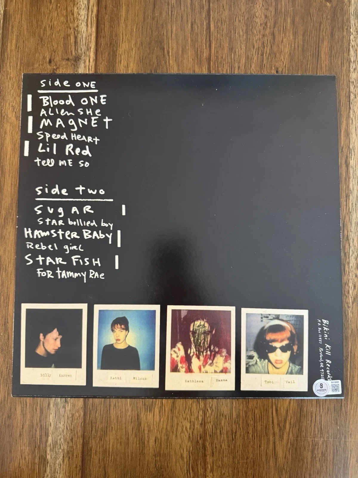 Kathleen Hanna ‘Bikini Kill’ Band Signed Vinyl Album ‘Pussy Whipped’ Beckett, изображение 2
