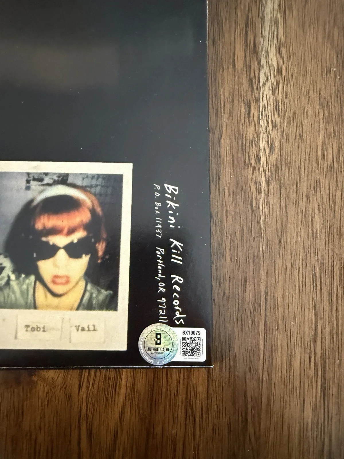Kathleen Hanna ‘Bikini Kill’ Band Signed Vinyl Album ‘Pussy Whipped’ Beckett, изображение 3