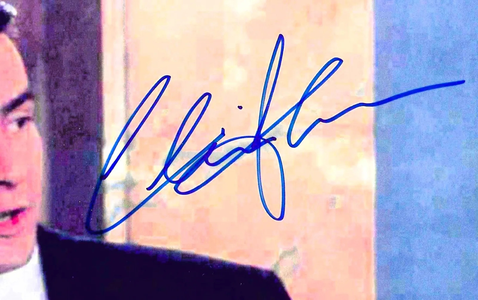 Charlie Sheen — WALL STREET signed by MARTIN SHEEN & CHARLIE SHEEN with COA 8 ¼ x 11 ¾, изображение 2