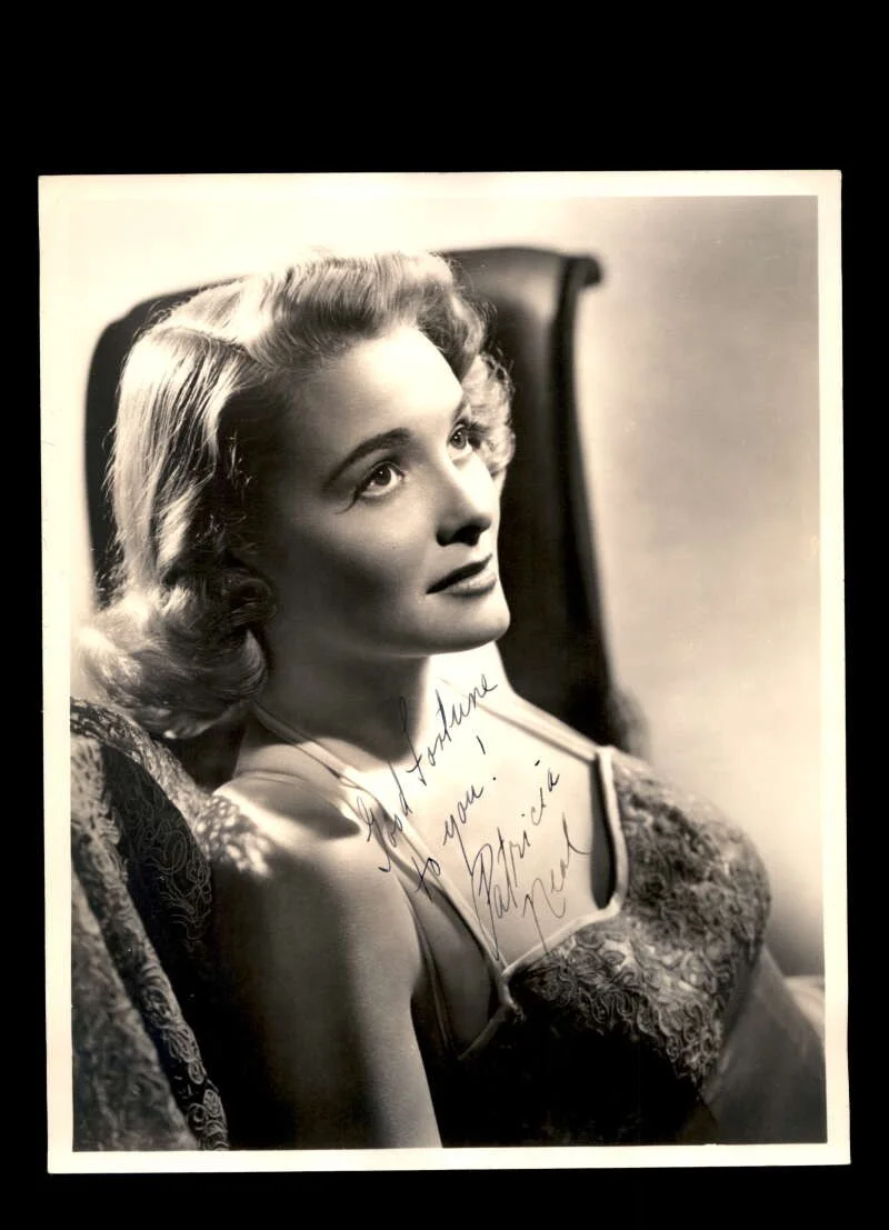 Patricia Neal — Patricia Neal PSA DNA Vintage Autograph 8x10 Photo Signed