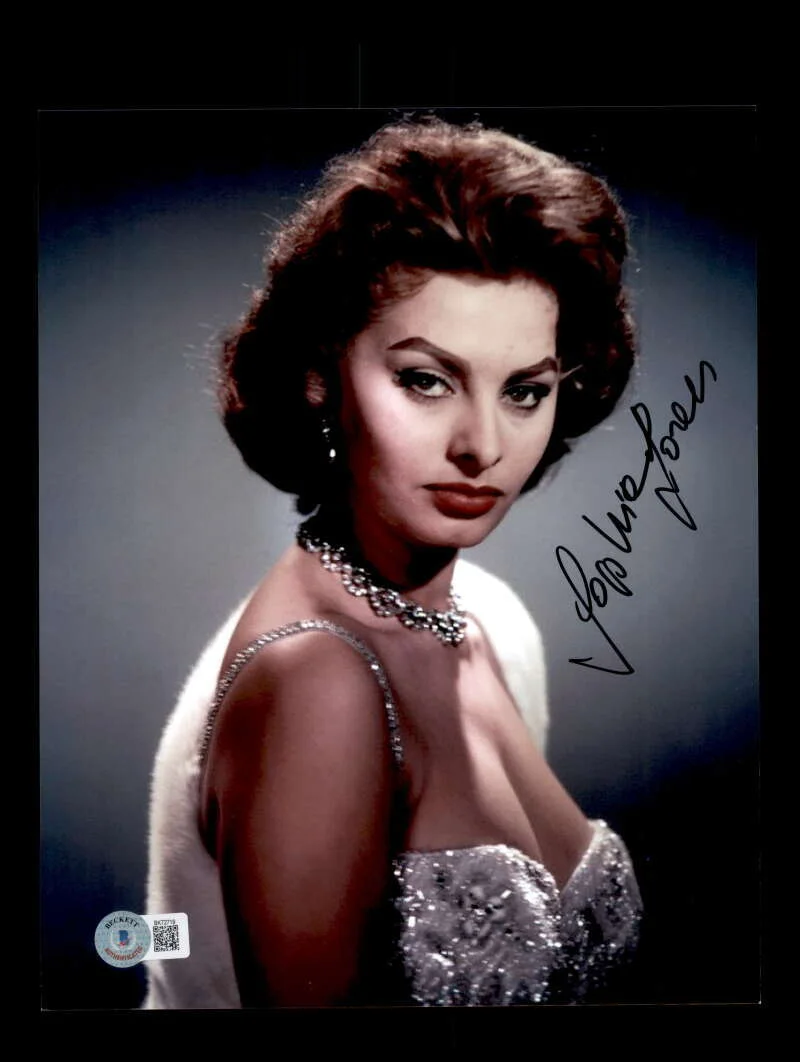 Sophia Loren — Sophia Loren Beckett BAS Signed 8x10 Photo Autographed