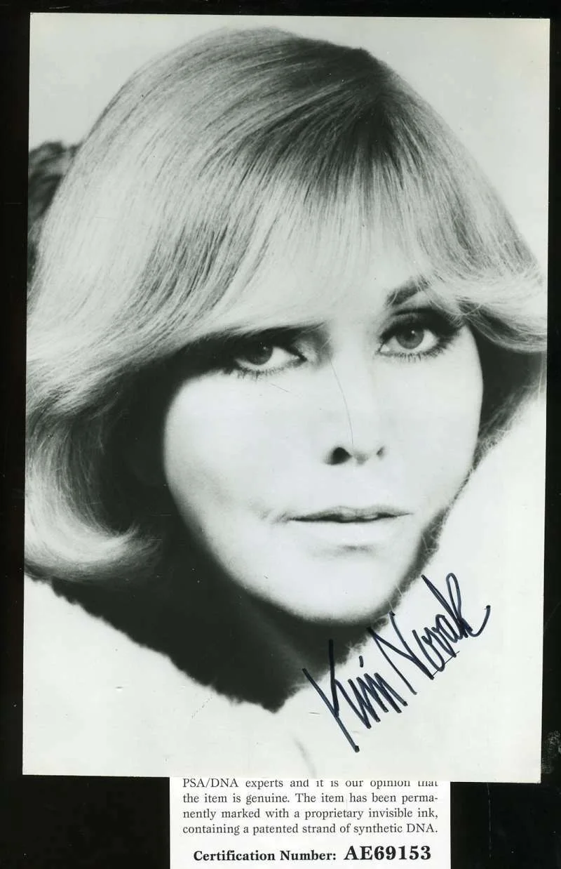 KIM NOVAK — Kim Novak Psa Dna Coa Hand Signed Photo Autograph