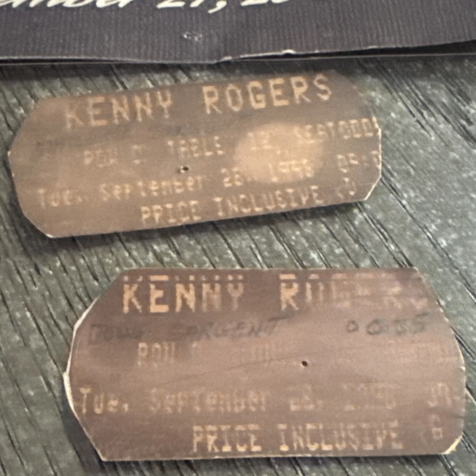 KENNY ROGERS SIGNED AUTOGRAPH TAMBOURINE and ticket with concert flyer, image 4