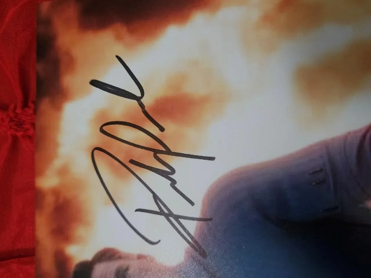 PEDRO PASCAL — PEDRO PASCAL HAND SIGNED AUTOGRAPHED 8X10 PHOTO FANTASTIC 4 FOUR AUTHENTIC COA 2, image 2