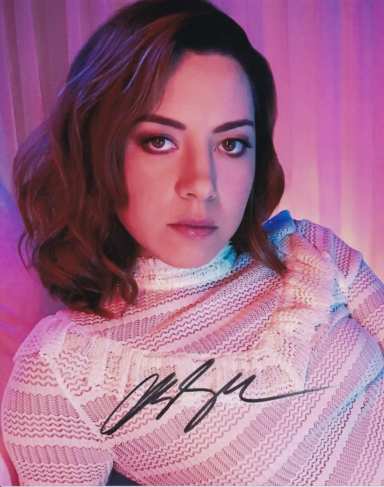 Aubrey Plaza — Aubrey Plaza signed 8 x 10 photo Original Matte Finish LOA Guaranteed For Life