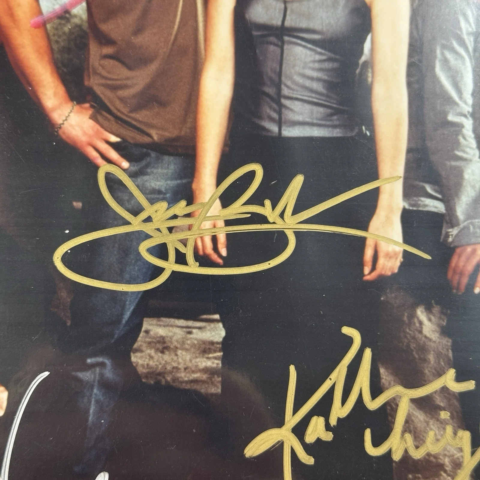 Roswell TV Cast Signed Photo 8x10 with COA Heigl Behr Fehr Appleby Delfino, изображение 4