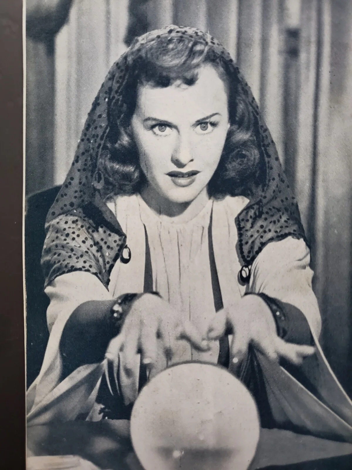 PAULETTE GODDARD VINTAGE 1943 DANISH PROGRAM - THE CRYSTAL BALL - PARAMOUNT, image 2